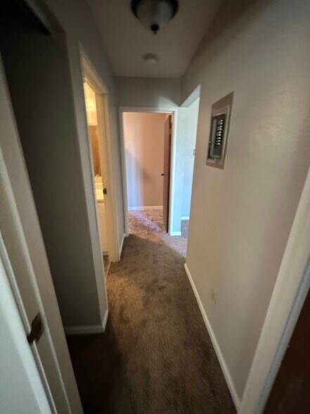 Building Photo - 2013 E Dakota Pkwy