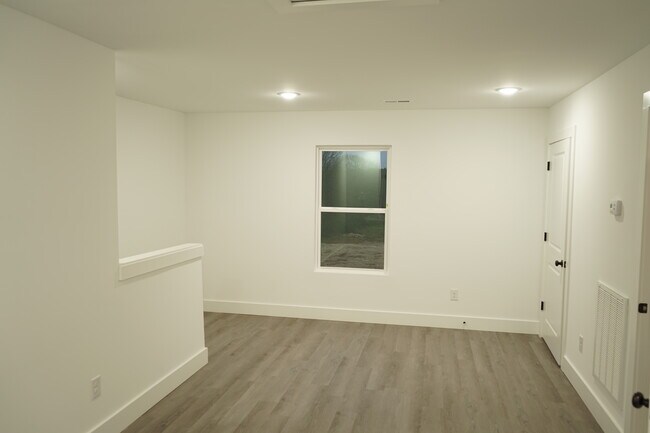 Building Photo - 781 Berry Rd