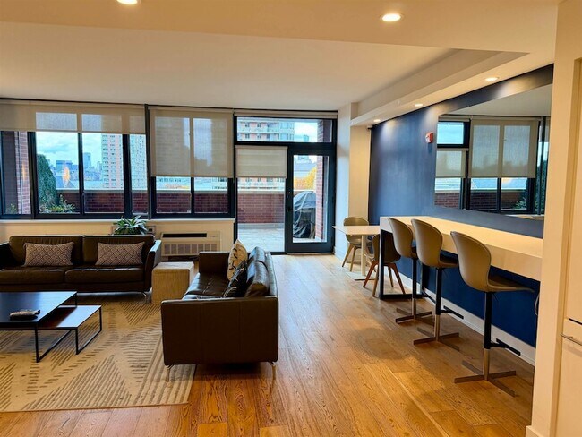 Building Photo - 389 Washington St