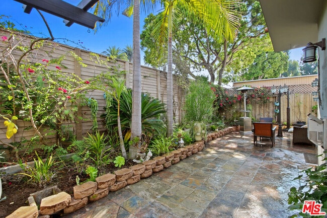 Building Photo - 2013 21st St