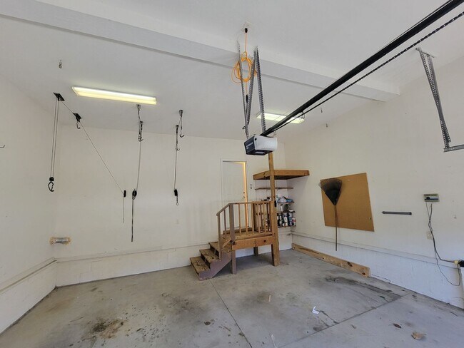 Building Photo - Hardy Pointe - Columbia County