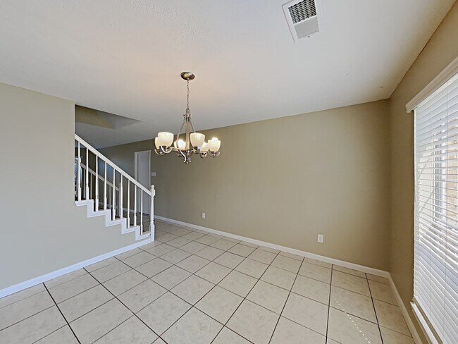 Building Photo - 8618 Fairfax Ave