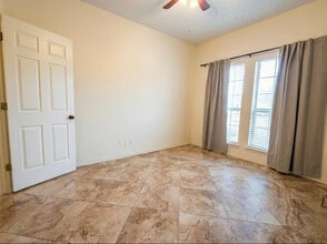 Building Photo - 1405 Ridgemoor Ln