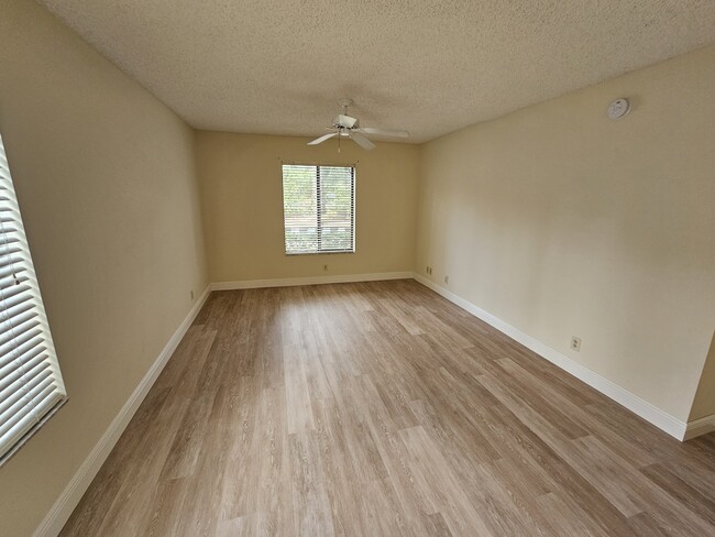 Master Bedroom - 1995 SW Silver Pine Way