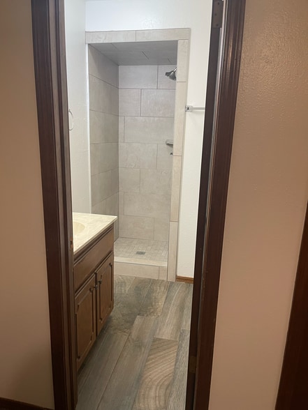 Bathroom #2 - 908 Acacia Cir