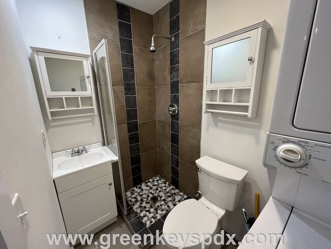 Building Photo - Wow! What a beautiful home! 3 bedrooms, 2 ...