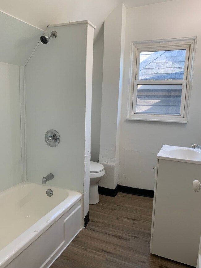 Building Photo - 7545 Ardmore St