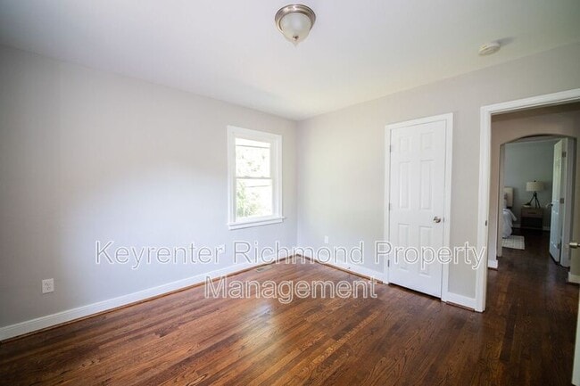 Building Photo - 1001 Colonial Ave