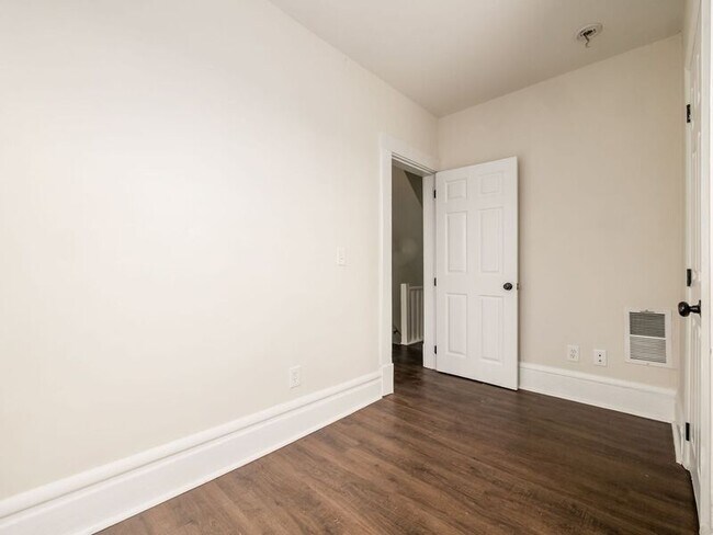Building Photo - 561 Kimball Pl