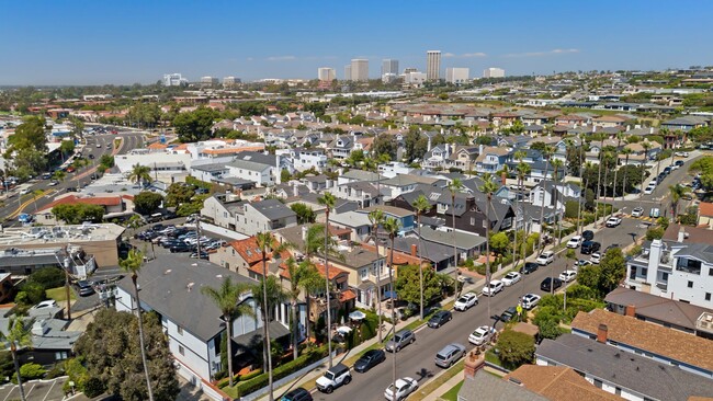 Building Photo - Coastal Chic Escape-3/2.5 Townhome in the ...