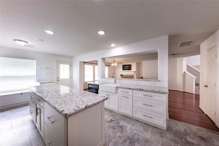 Building Photo - 13907 Bonnetbriar Ln