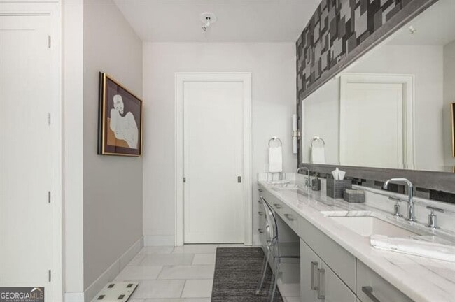 Building Photo - 1065 Peachtree St NE