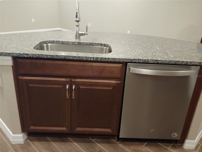 Building Photo - 2865 Grand Kemerton Pl