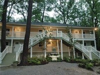 Building Photo - 425 Depre St