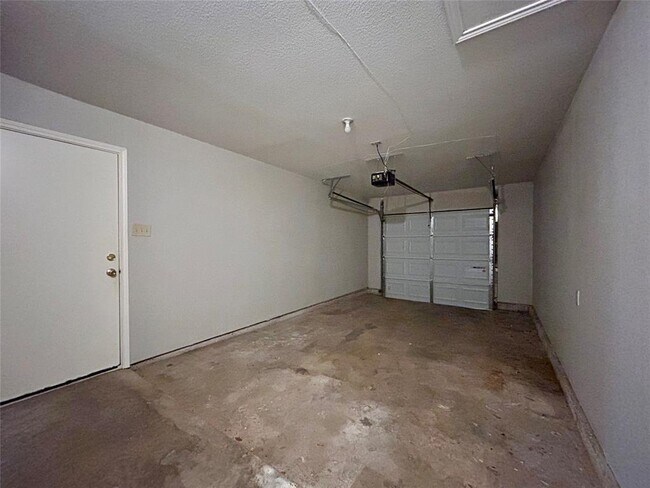 Building Photo - 9304 Kempler Dr