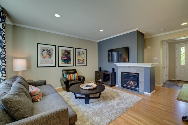 Building Photo - 4Bd/2.5Ba Issaquah House