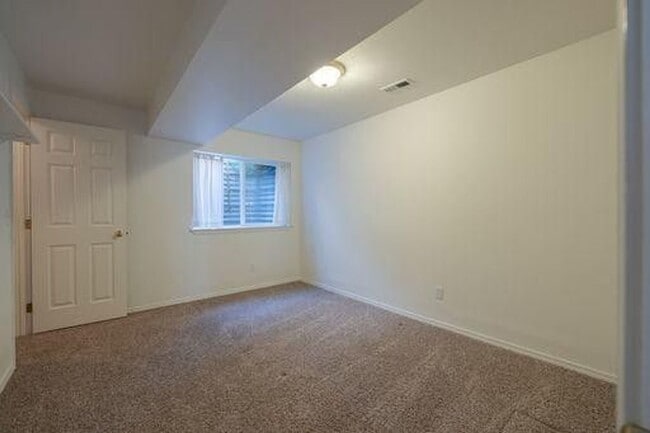 Building Photo - Updated ranch with a finished basement