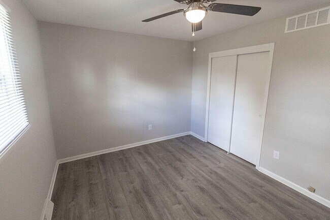 Building Photo - 1219 Player Pl