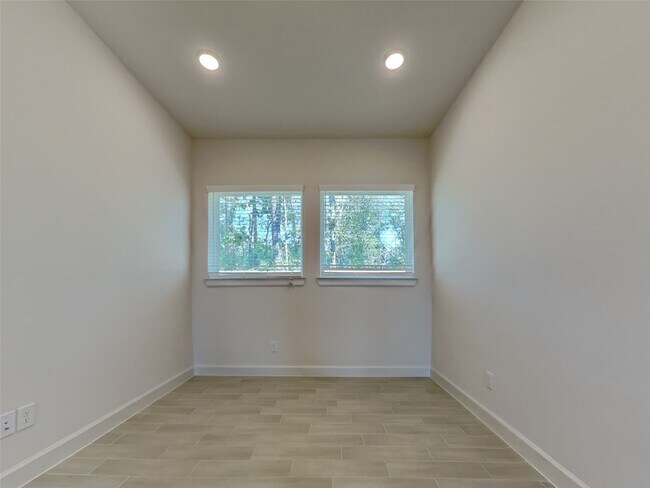 Building Photo - 15170 London Gavroche Ln