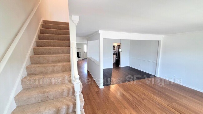 Building Photo - 1593 Sword Dancer Dr