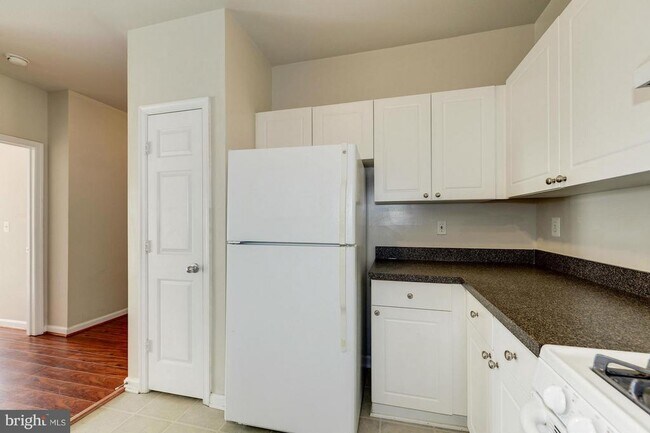 Building Photo - 11371 Aristotle Dr