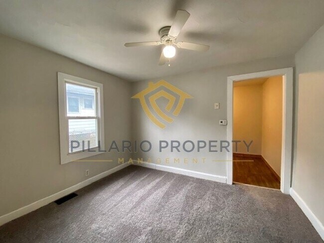 Building Photo - Spacious 3 Bedroom / 1 Bath Home Near Down...