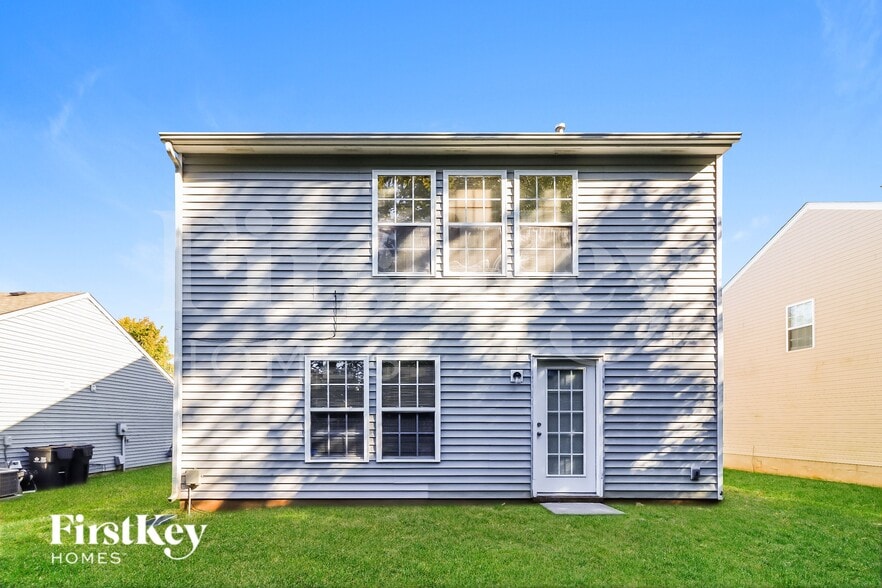 Building Photo - 811 Swearngan Ridge Ct