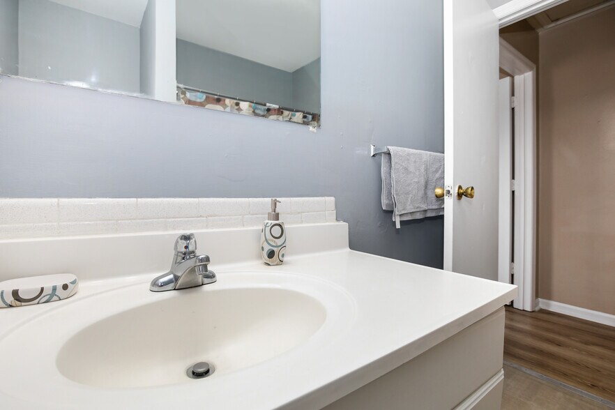 Building Photo - 3543 Otterbein Ave