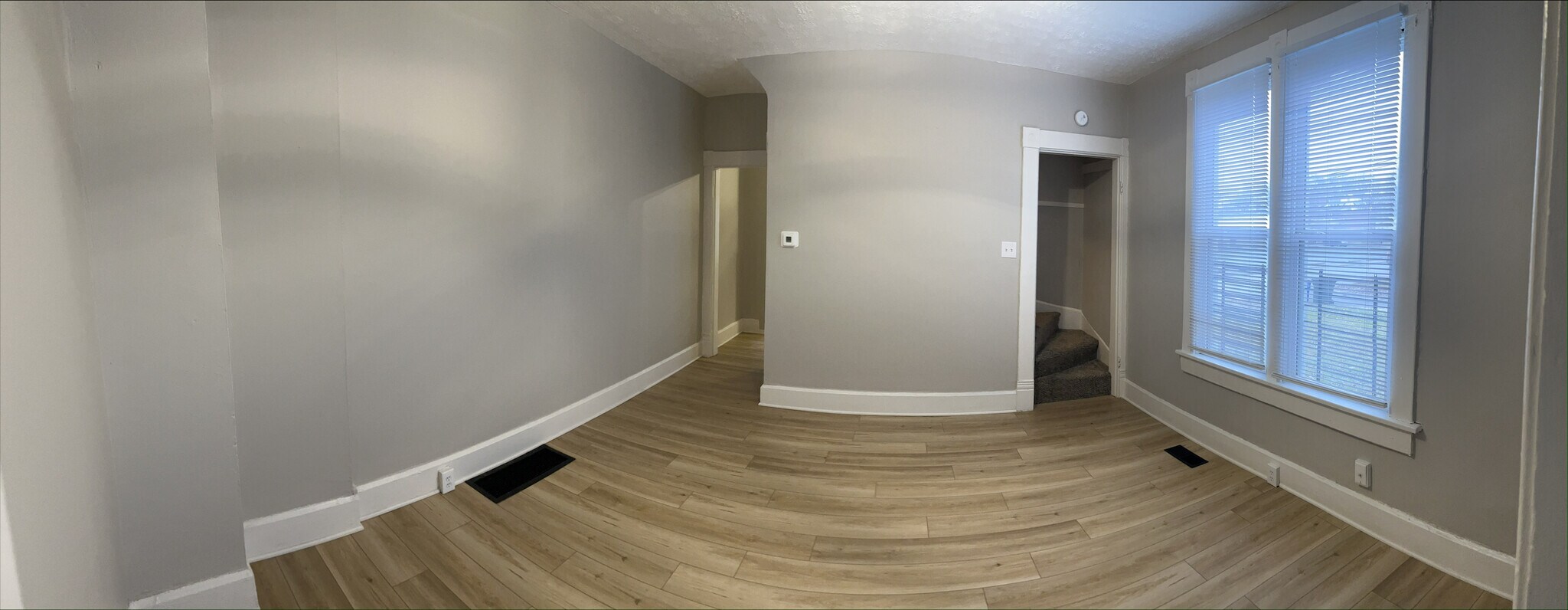Living area #2 - 1283 E Fulton St