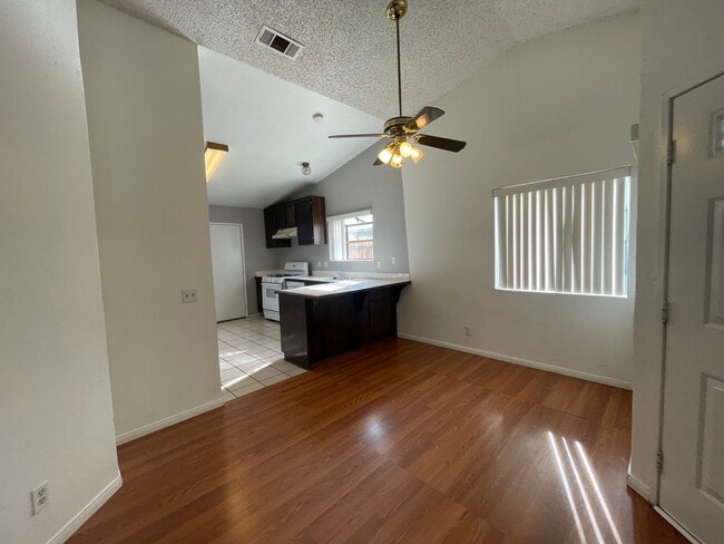 Building Photo - Charming Home in Hesperia- HOA Community- 3 Bedrooms, 2 Bathrooms, Community Park