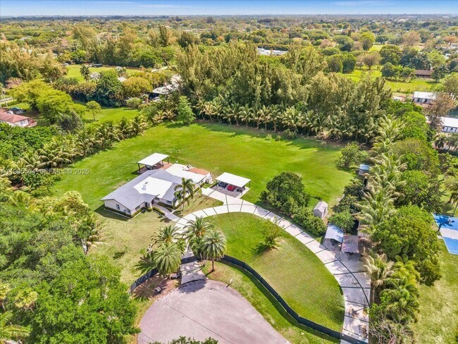 Building Photo - 6920 SW 182nd Way