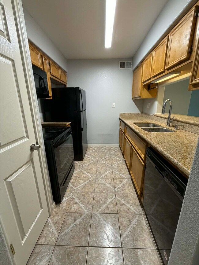 Building Photo - 215 Postoffice St