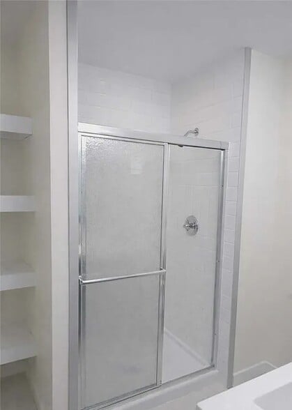 Building Photo - 3668 Castano Dr