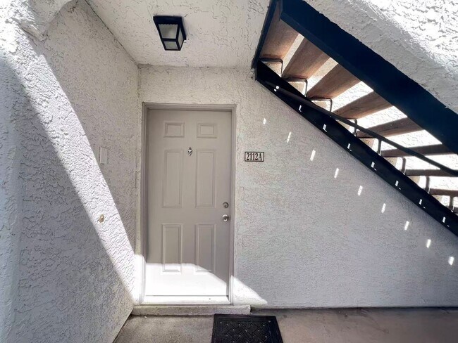 Building Photo - Charming home located in  Henderson