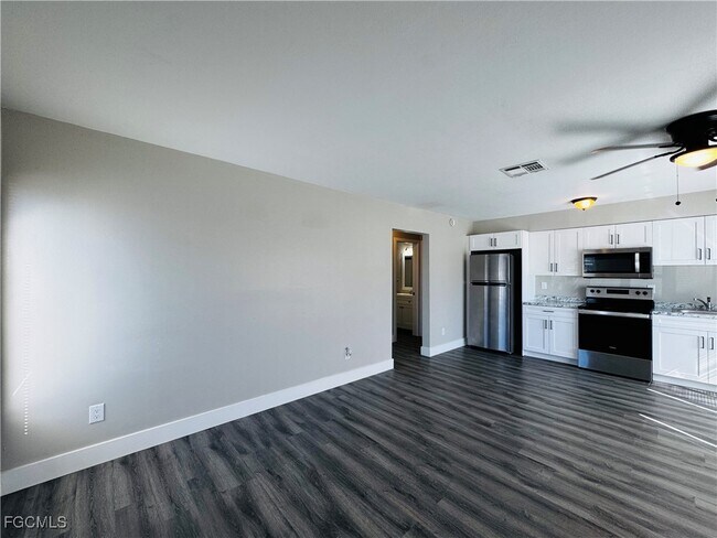 Building Photo - 4107 SE 18th Pl