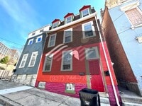 Building Photo - 2212 Calumet St