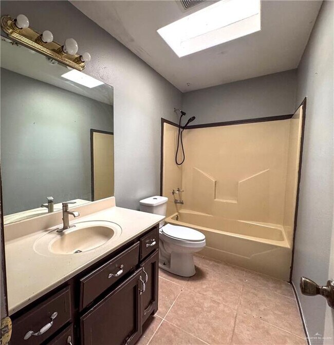 Building Photo - 6804 Chris Dr