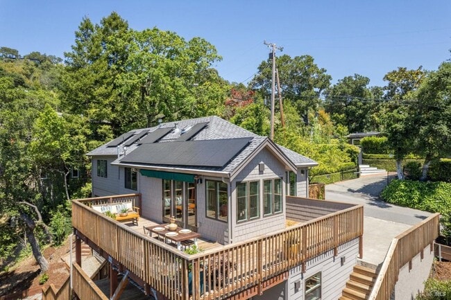 Building Photo - Newly Renovated Ross Four Bedroom & Three Bathroom Home on 1/2 acre with AC and Views