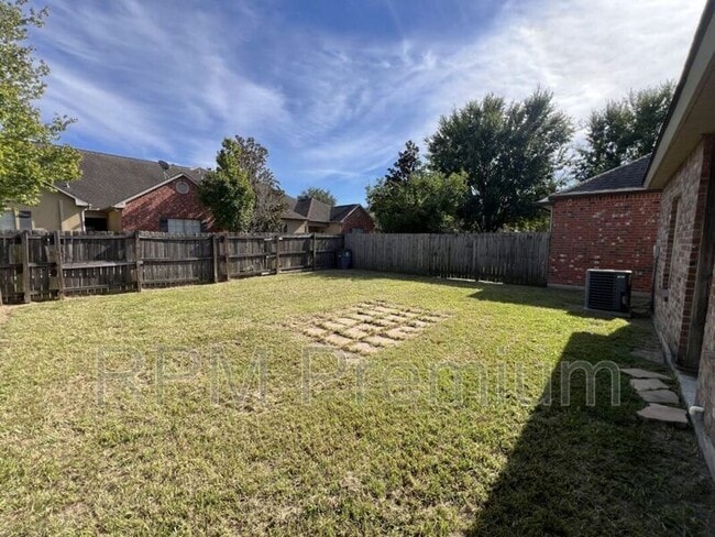 Building Photo - 767 Summer Breeze Dr