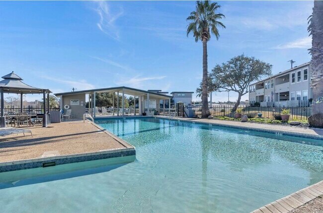 Building Photo - 604 Highcrest Dr