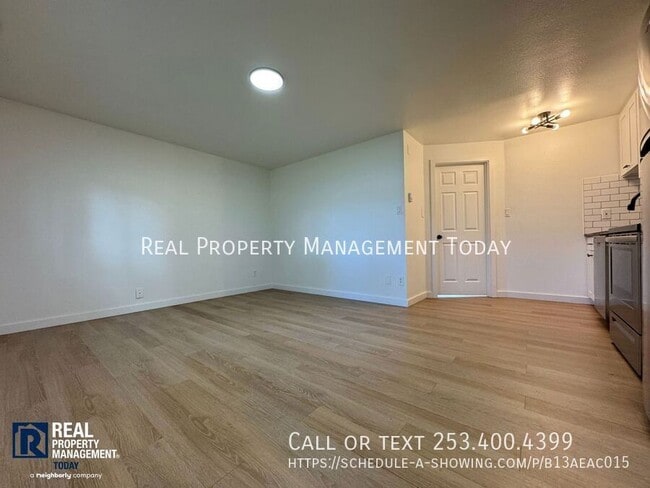 Building Photo - 7619 Douglas St W