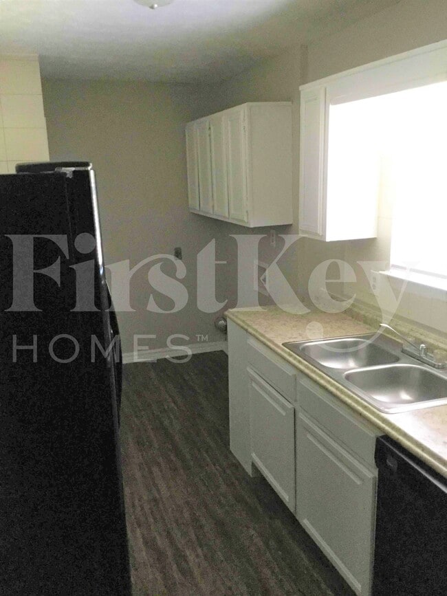 Building Photo - 3571 Orbit Ct