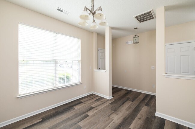 Building Photo - Spacious 3-Bedroom Home with Garage in Desirable Greensboro Neighborhood!