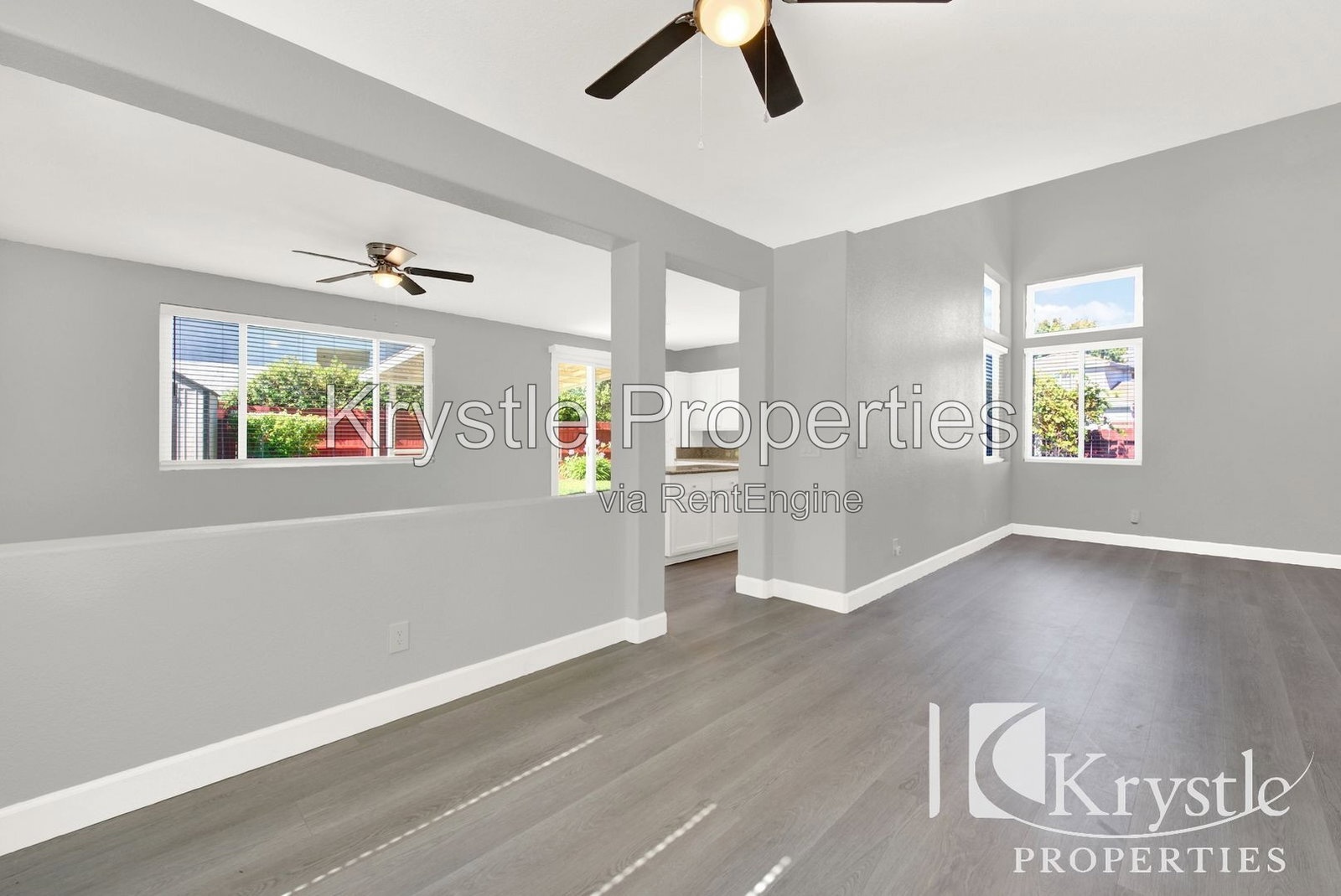 Building Photo - 824 Cedarcrest Dr