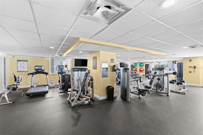 Building Photo - 800 N Tamiami Trl