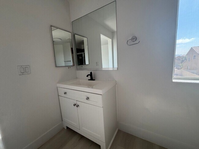 Building Photo - Spacious 4Br/3Ba Home in Galena Pointe – in North Las Vegas