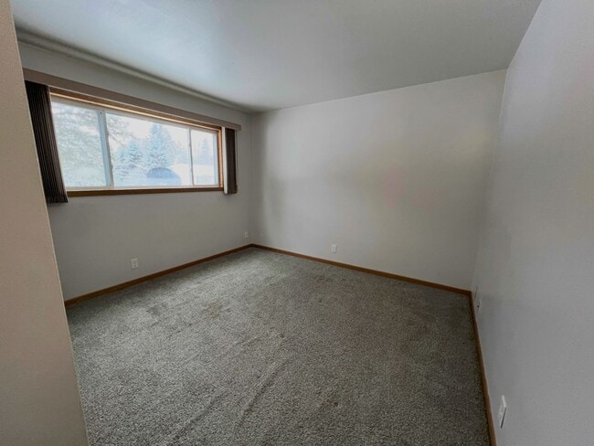 Building Photo - 2310 Radtke Ave