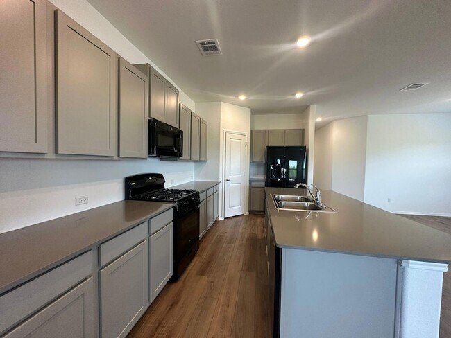 Building Photo - 1544 Marley