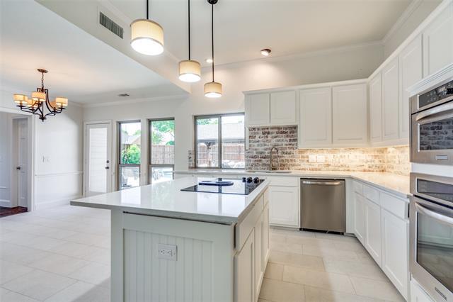 Building Photo - 2100 Brugge Ct