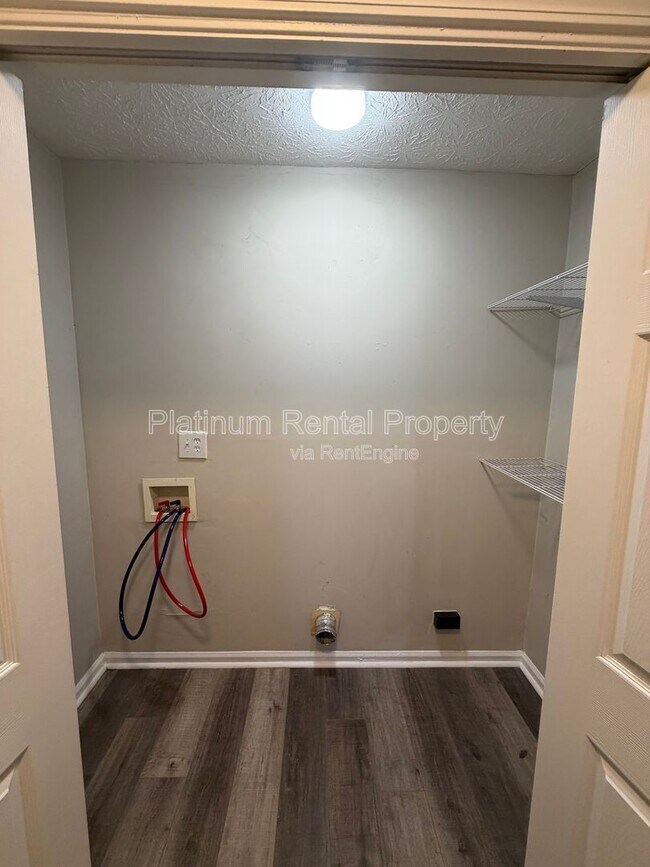 Building Photo - 2863 Estuary Dr